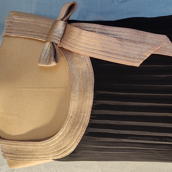 Bethany Blouse - Picture 2 of 3